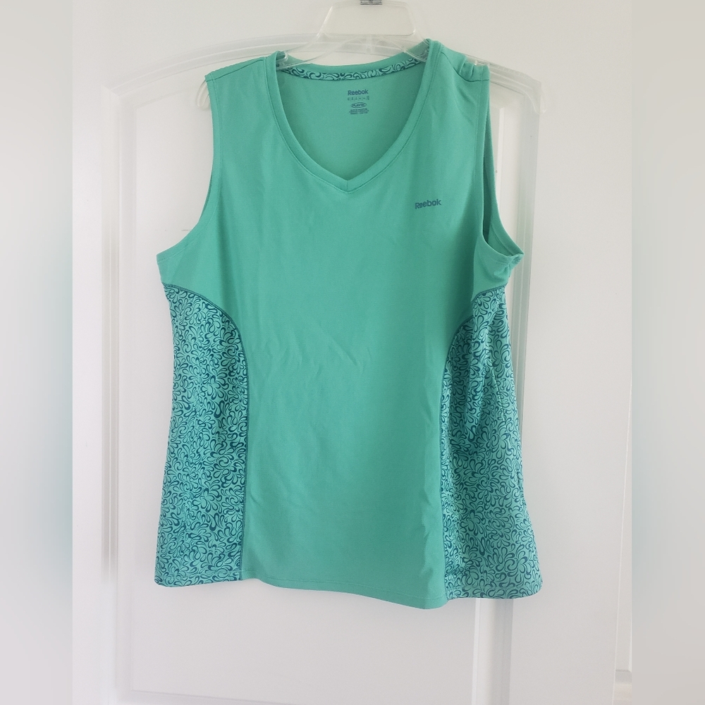 Reebok Workout Top Size XL